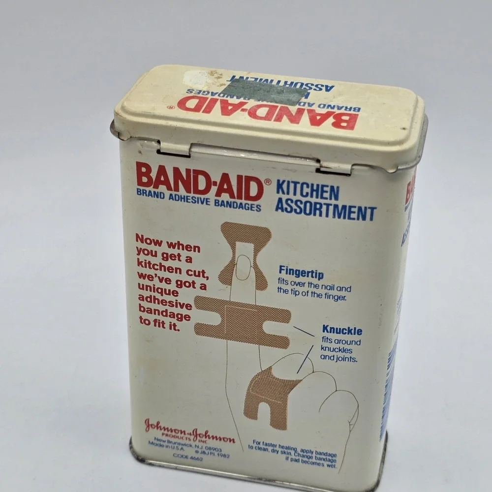 Vintage Band-Aid Kitchen Assortment 20 Sheer Strips Johnson Johnson Tin Box